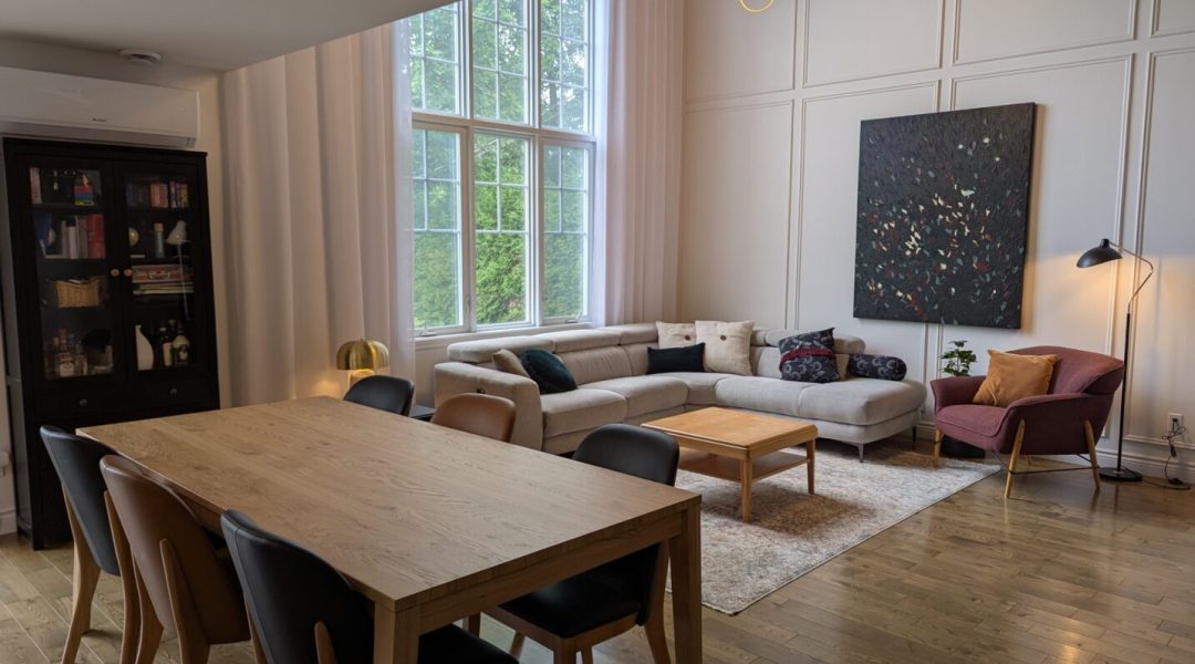 pxl-20250627-204809038.raw-01.cover-noir-sur-blanc